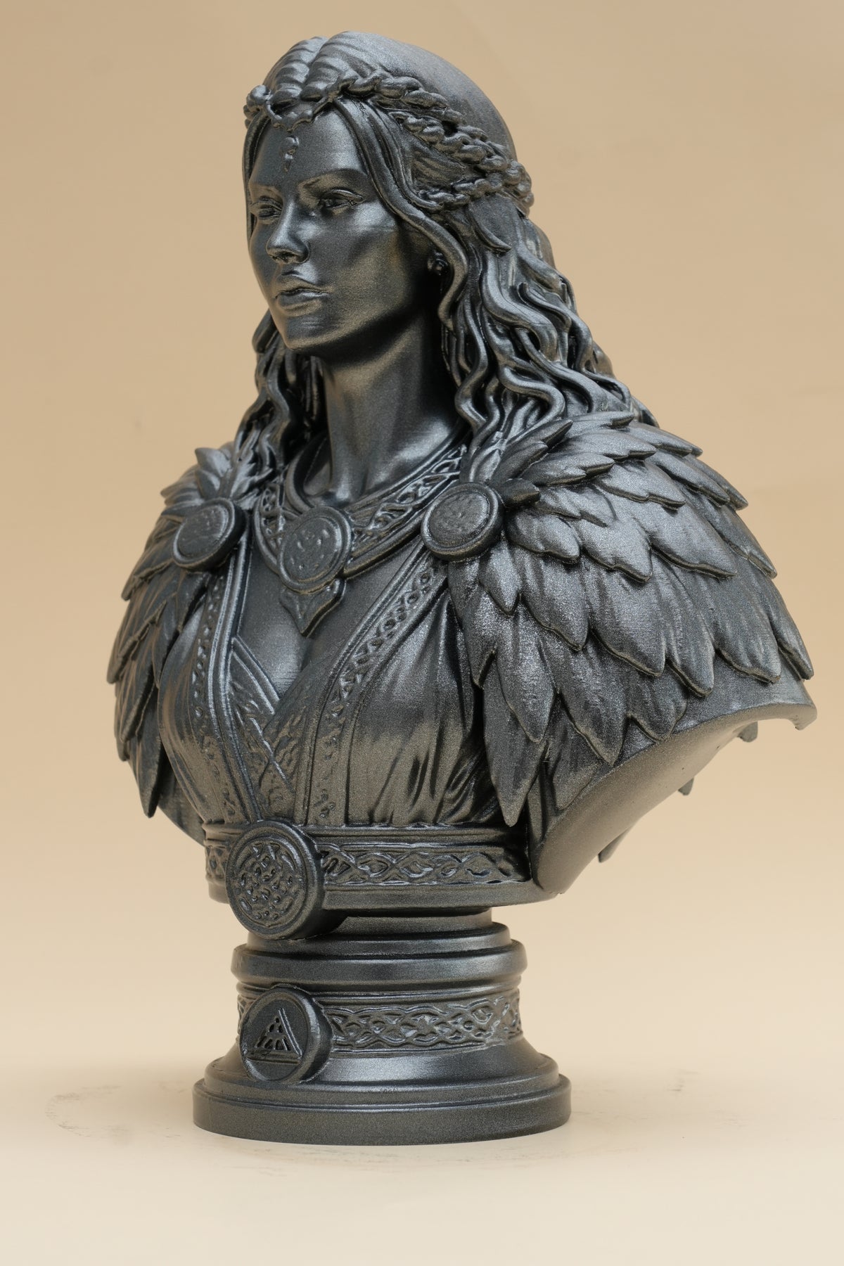 Freya bust, side view