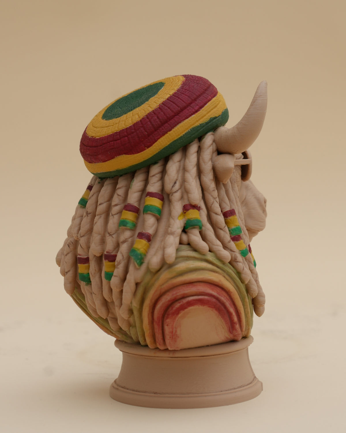Mini Rasta Bull, rear view