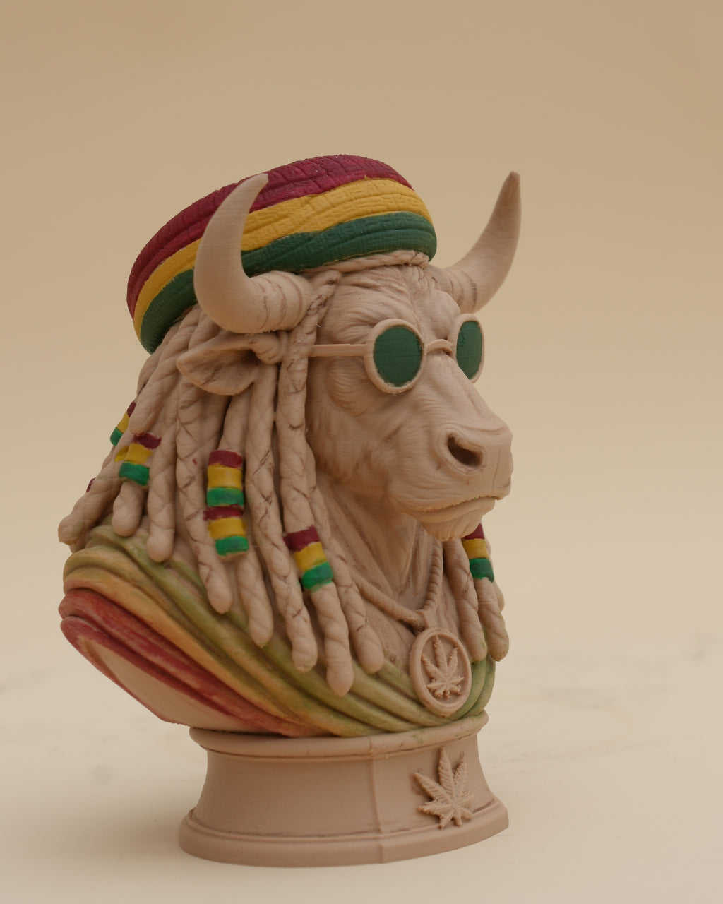 Mini Rasta Bull, painted character detail